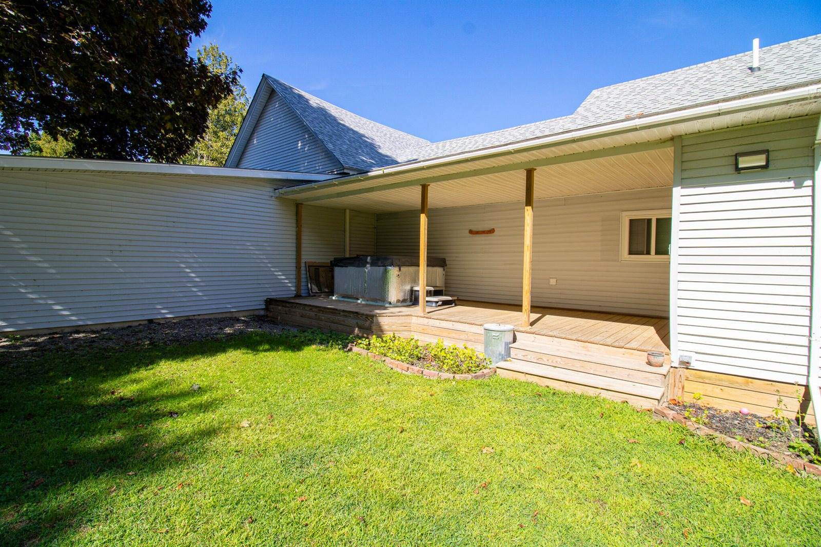 49 North Street, Newport, ME 04953