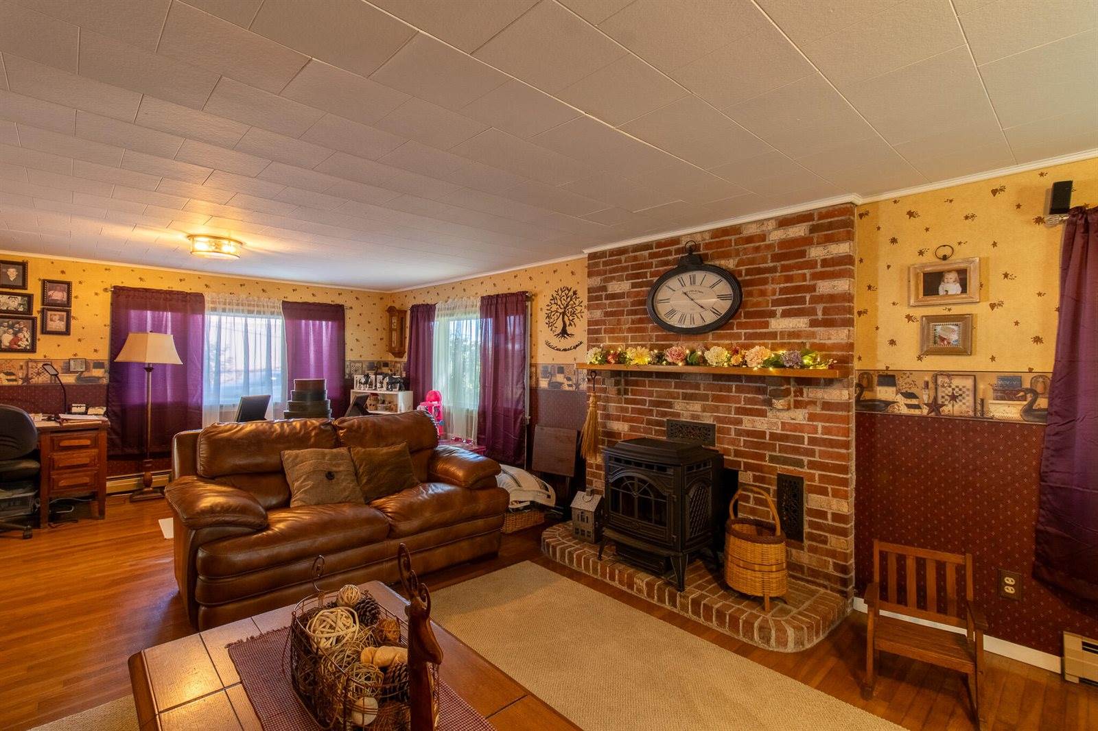 49 North Street, Newport, ME 04953