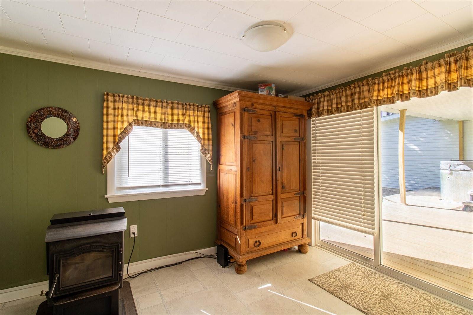 49 North Street, Newport, ME 04953