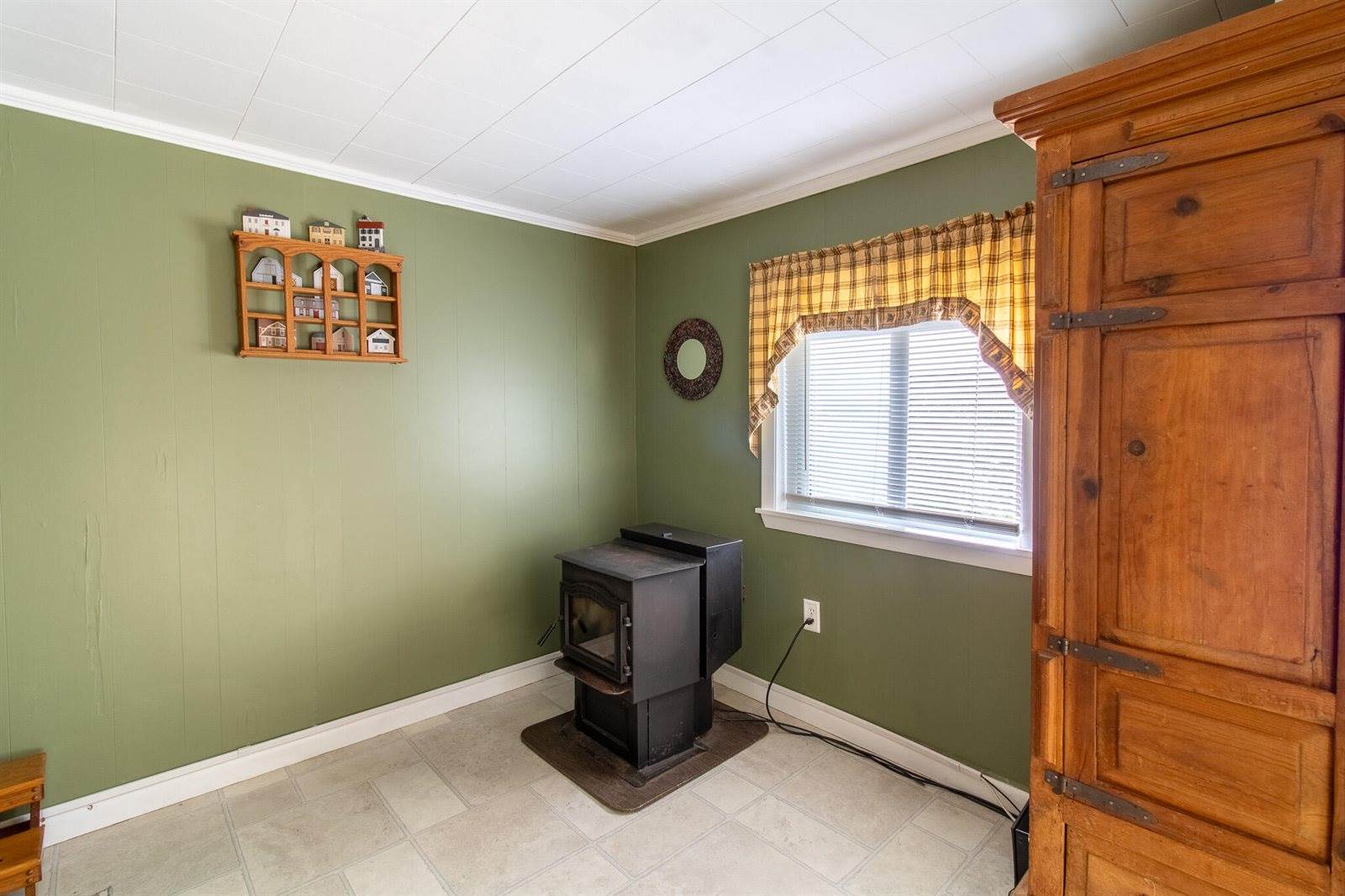 49 North Street, Newport, ME 04953