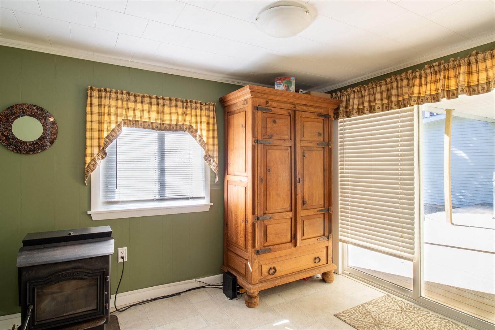 49 North Street, Newport, ME 04953