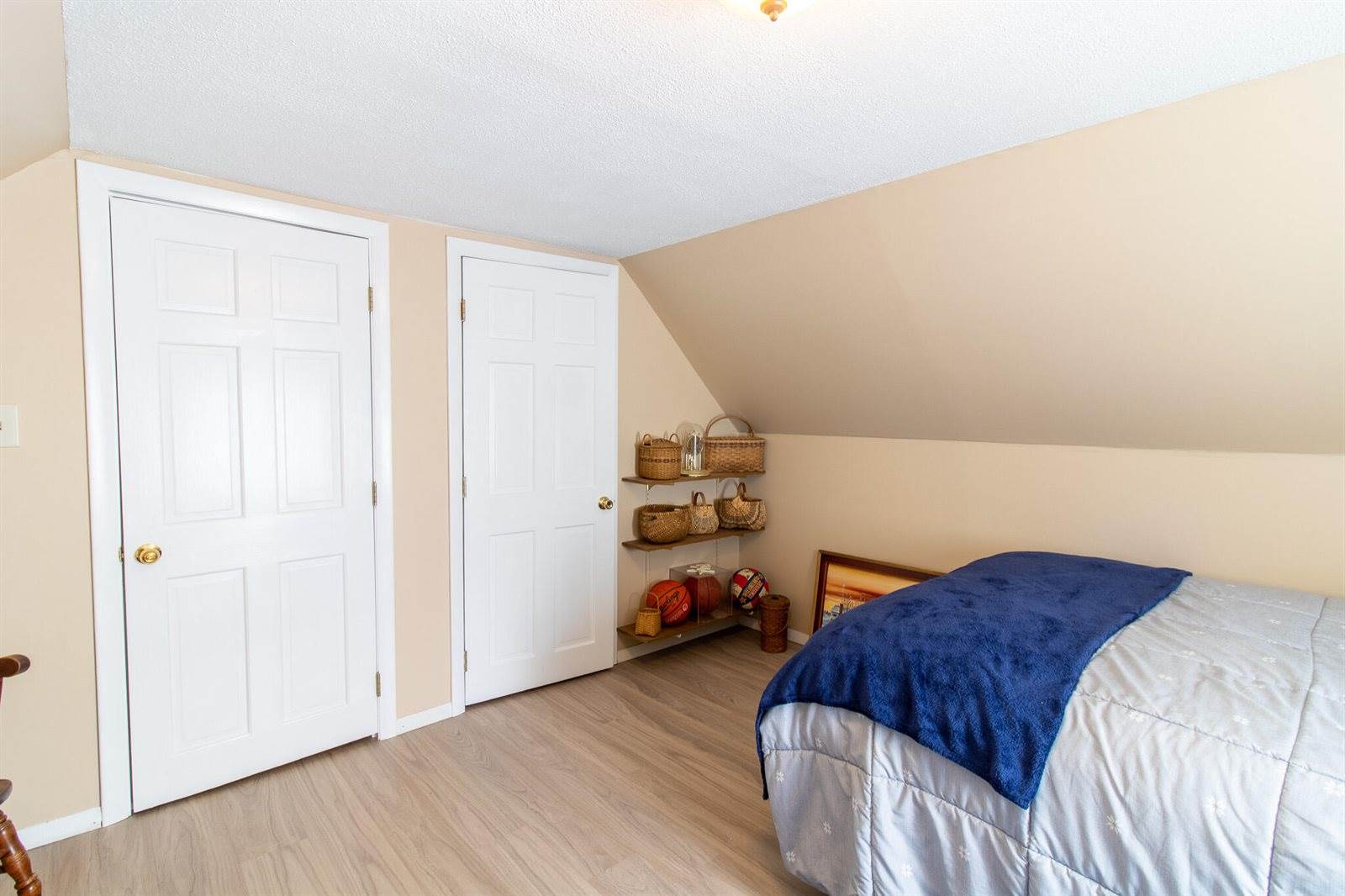 49 North Street, Newport, ME 04953