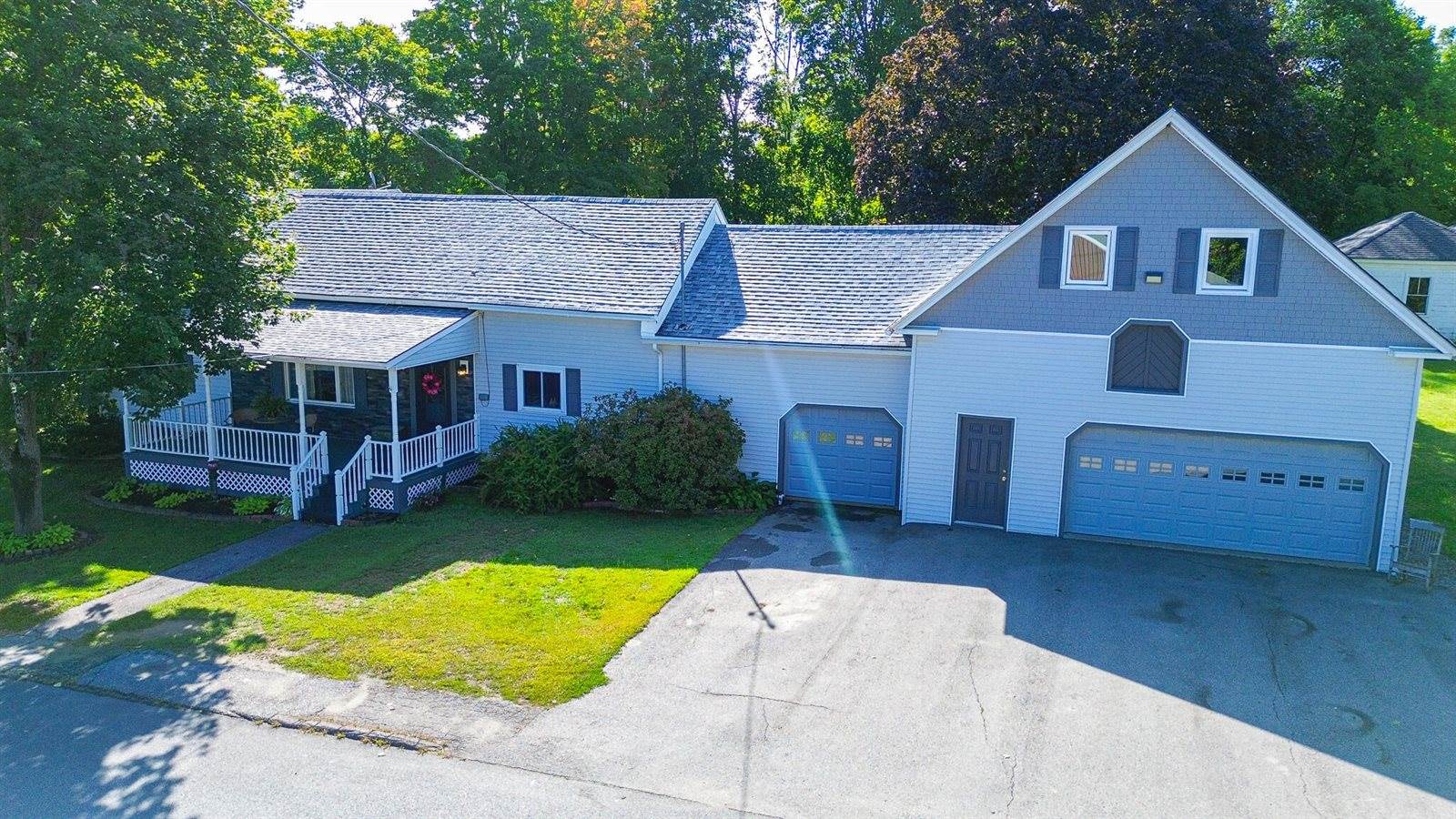 49 North Street, Newport, ME 04953