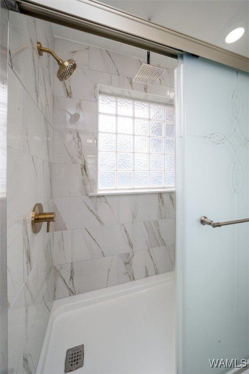 17020 Stonecliff Drive, Northport, AL 35475