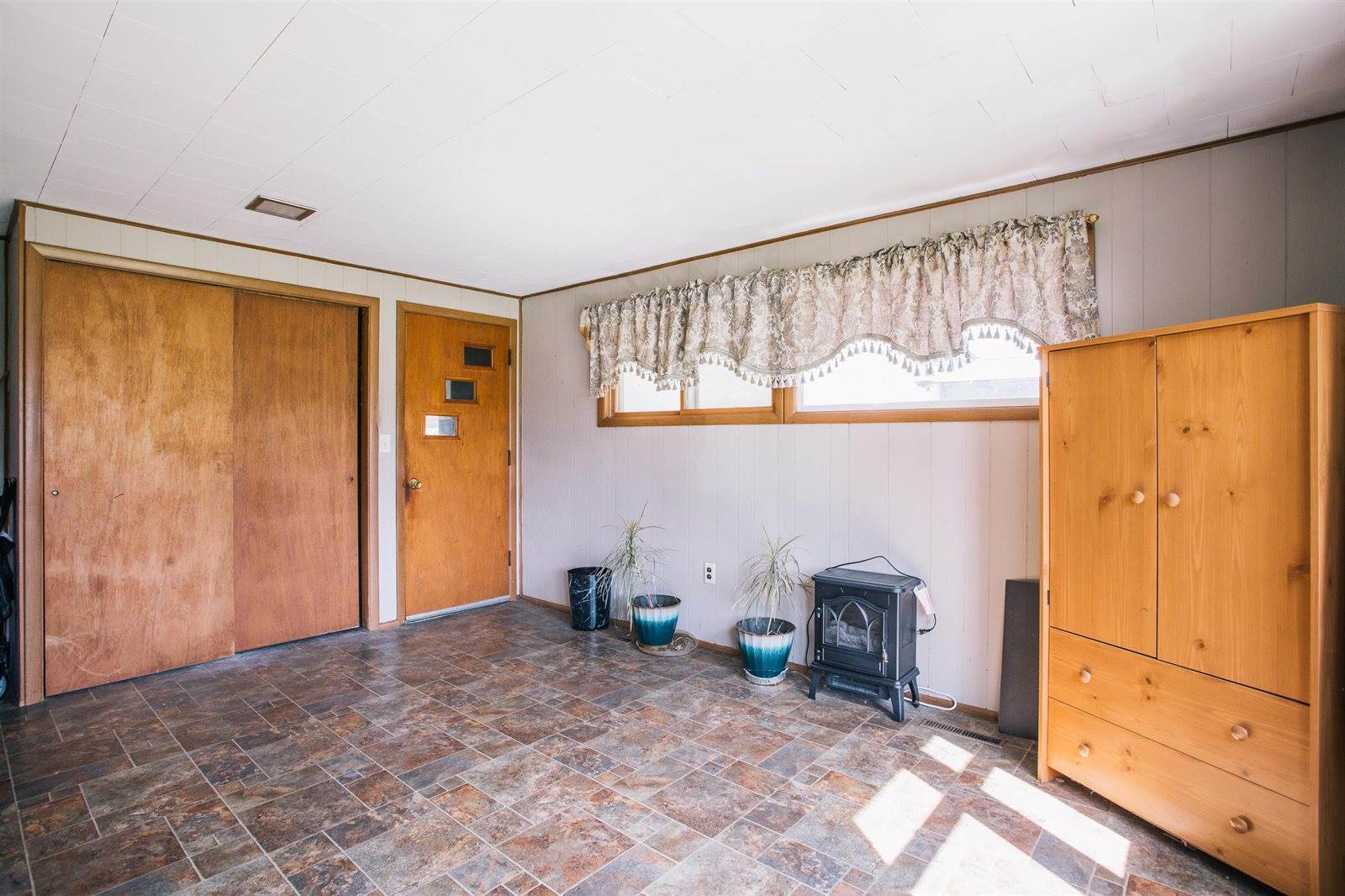 806 Pease Street, Augusta, WI 54722