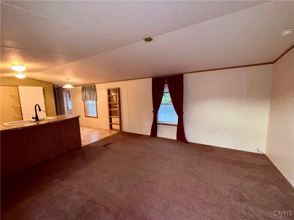 70 Albion Cross Road, Parish, NY 13131