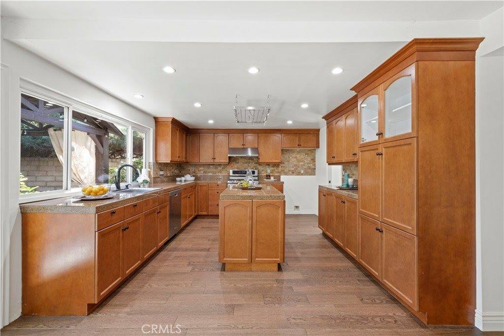 25402 Via Escovar, Valencia, CA 91355