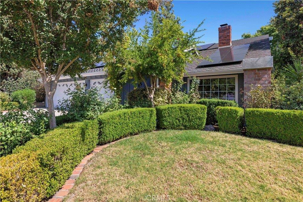 25402 Via Escovar, Valencia, CA 91355