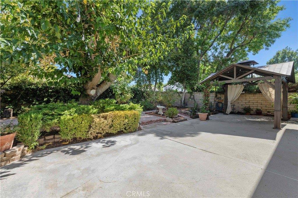 25402 Via Escovar, Valencia, CA 91355