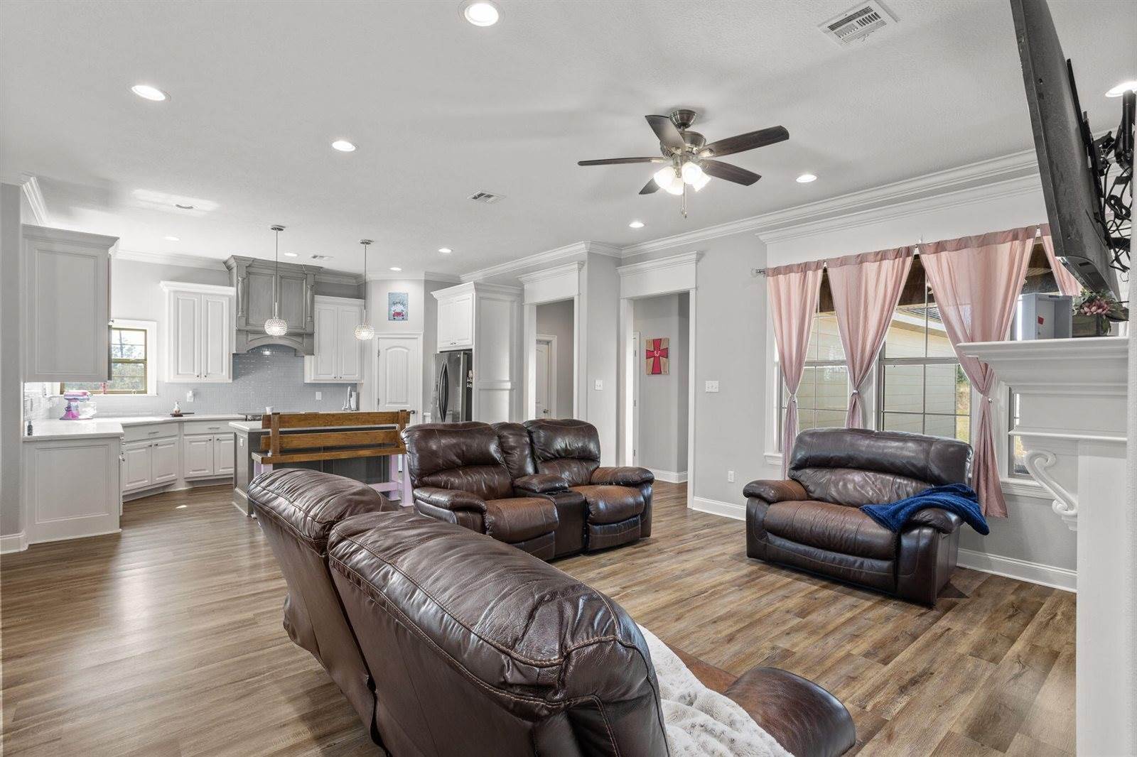 255 Harvey Parker Rd, DeQuincy, LA 70633