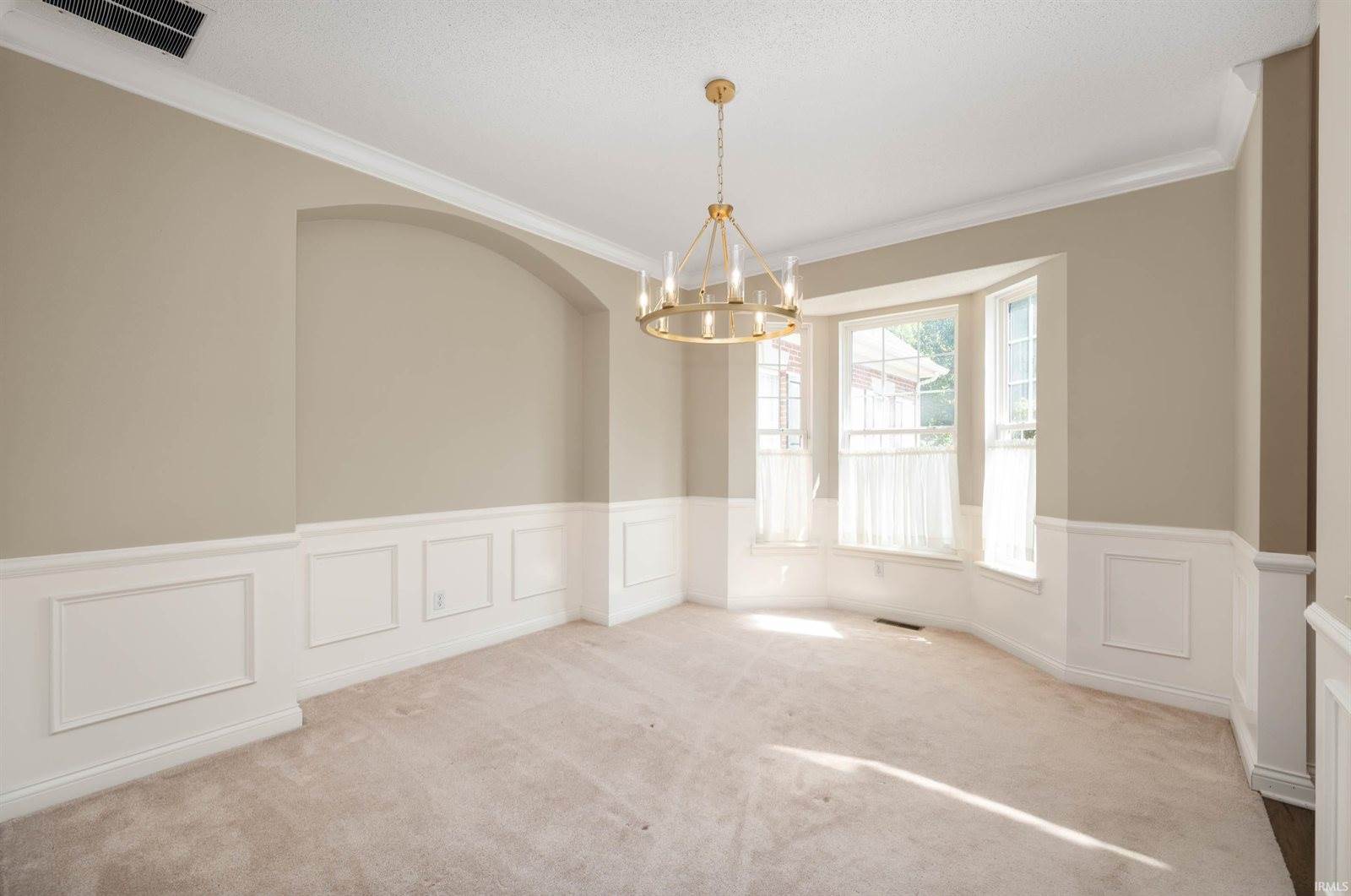 6001 N Cedar Springs Road, Muncie, IN 47304