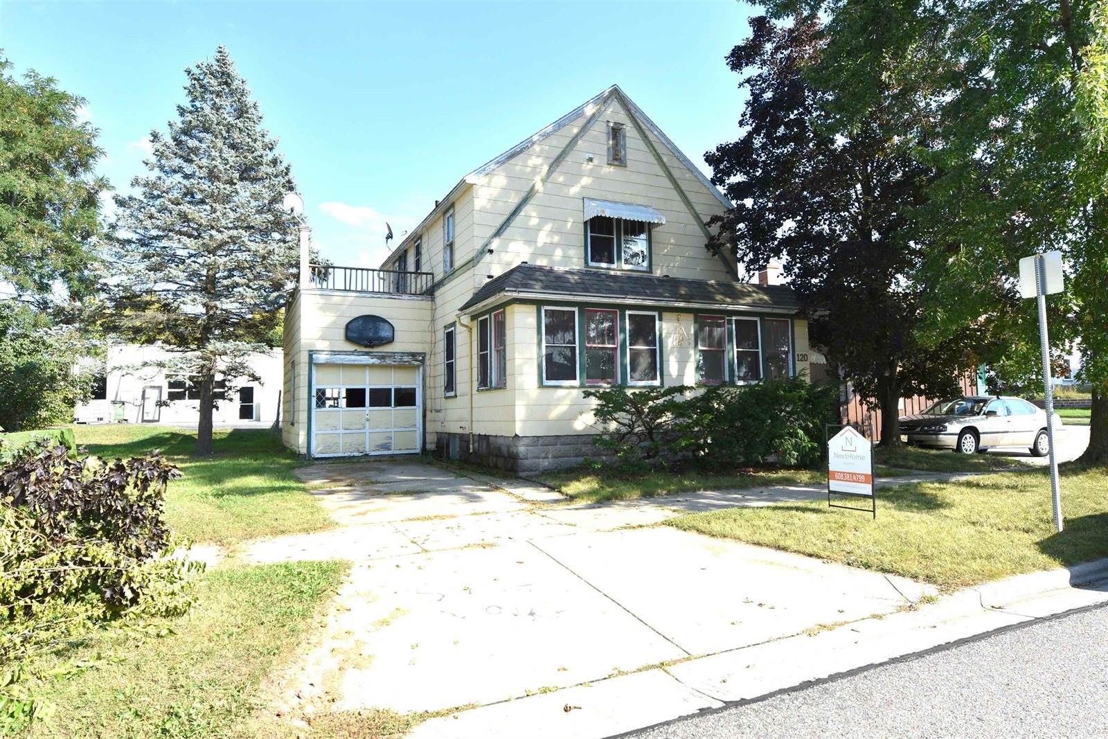 120 North Locust, Reedsburg, WI 53959