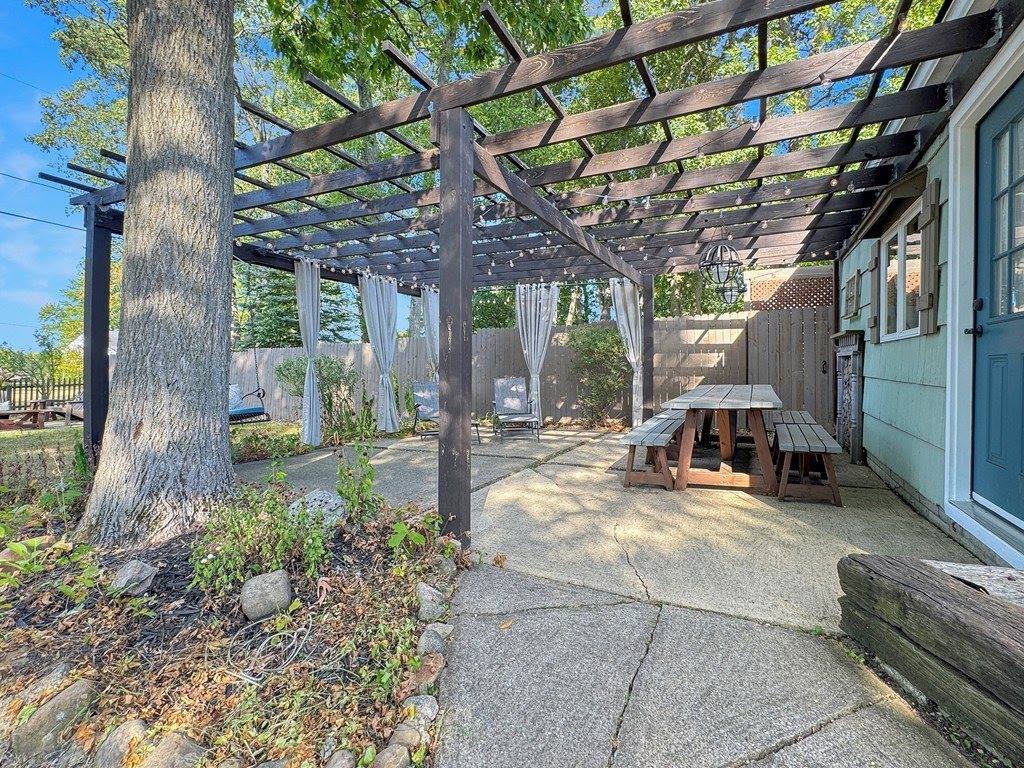 1136 Overlook Dr, Ashland, OH 44805