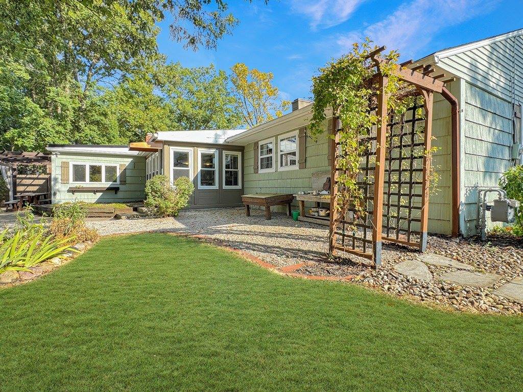 1136 Overlook Dr, Ashland, OH 44805