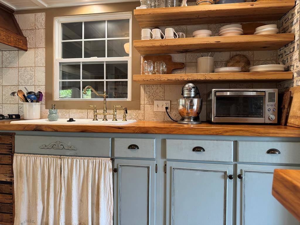 1136 Overlook Dr, Ashland, OH 44805