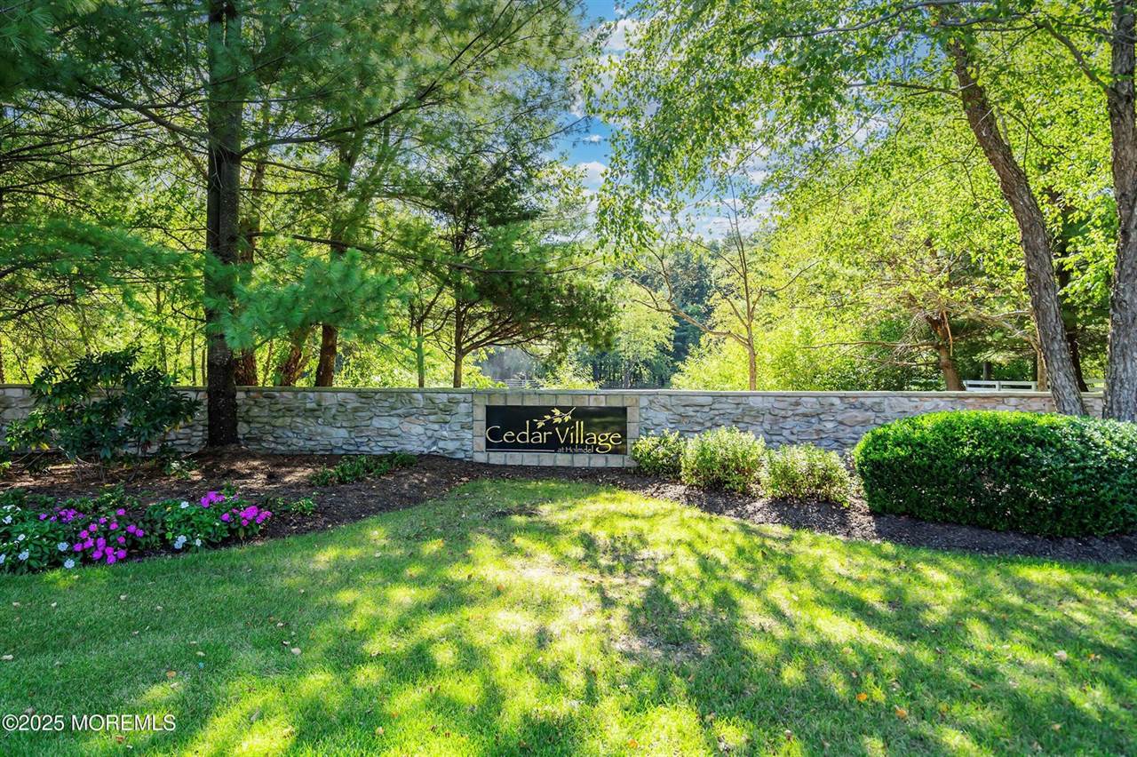 16 Chesapeake Drive, Holmdel, NJ 07733