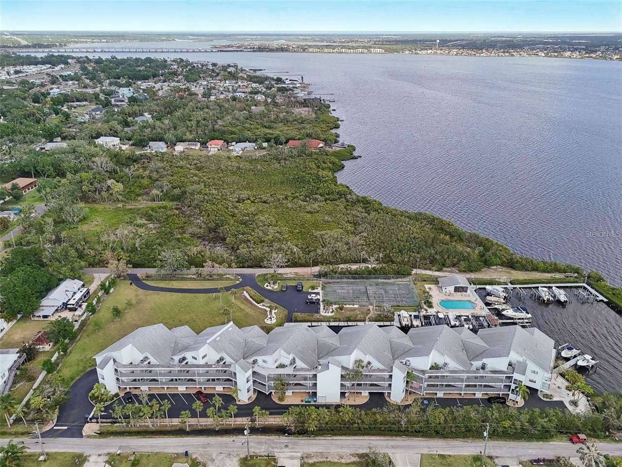 515 Leffingwell Avenue, #211, Ellenton, FL 34222