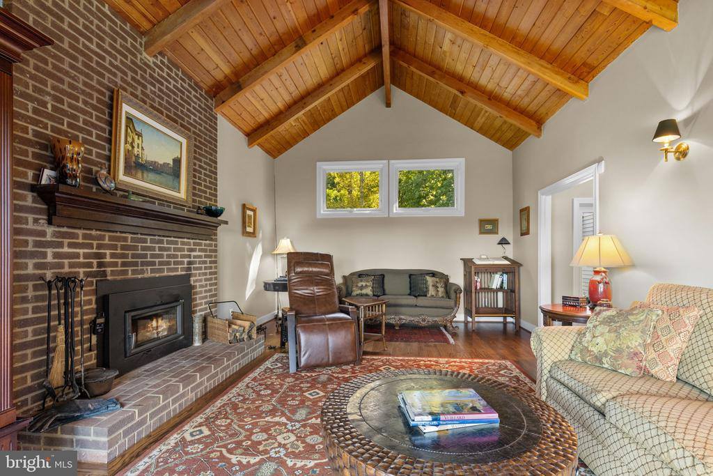 8525 Meadows Road, Warrenton, VA 20186