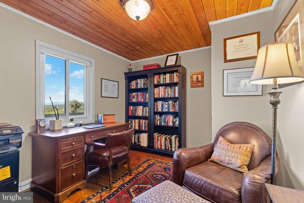 8525 Meadows Road, Warrenton, VA 20186