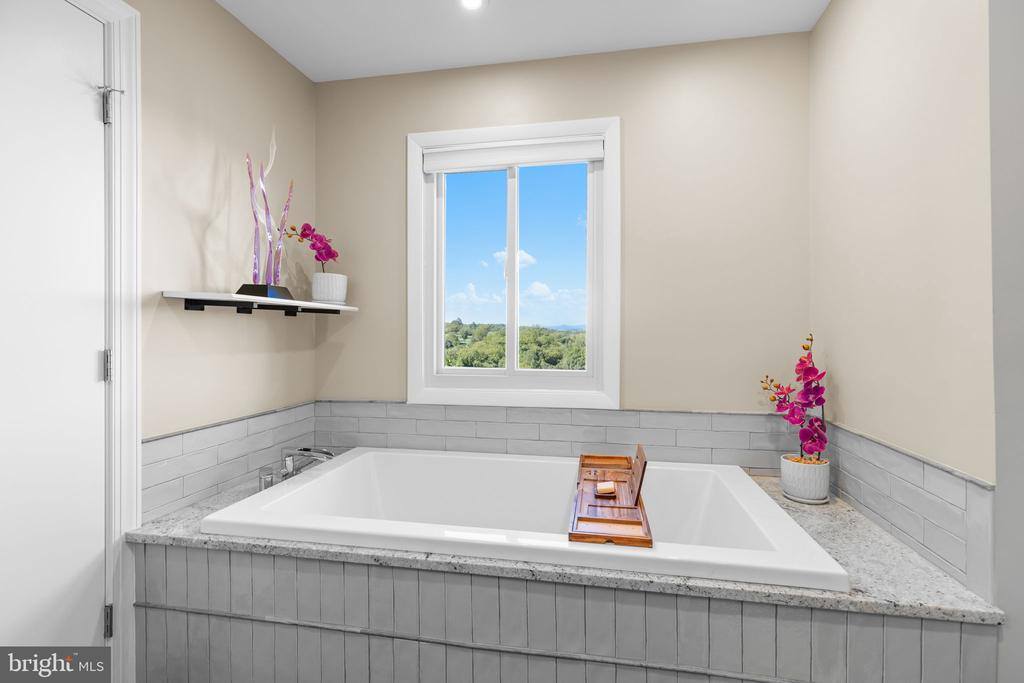 8525 Meadows Road, Warrenton, VA 20186