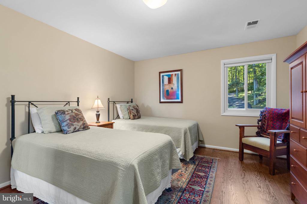 8525 Meadows Road, Warrenton, VA 20186