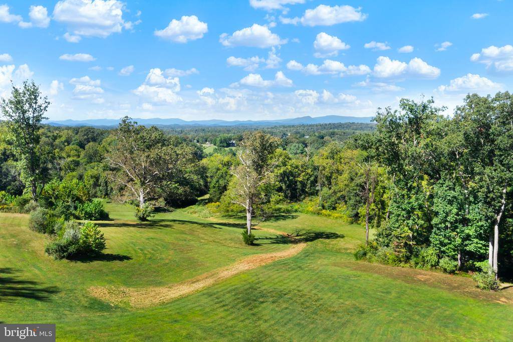 8525 Meadows Road, Warrenton, VA 20186