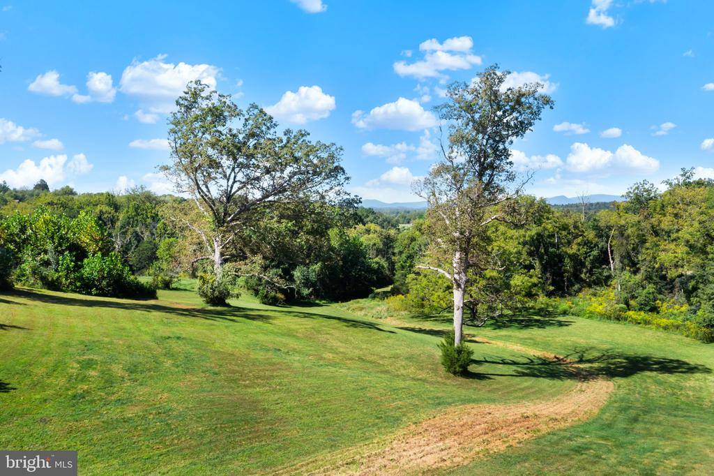 8525 Meadows Road, Warrenton, VA 20186