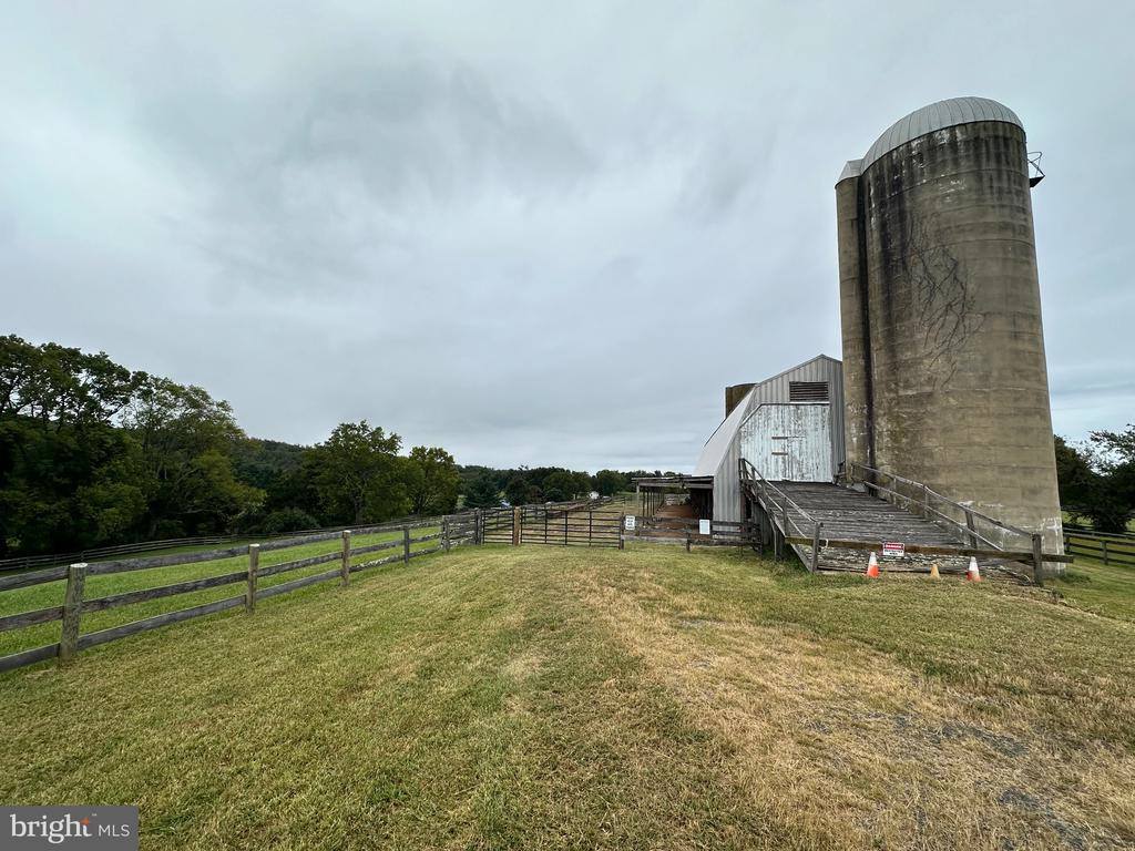 8525 Meadows Road, Warrenton, VA 20186