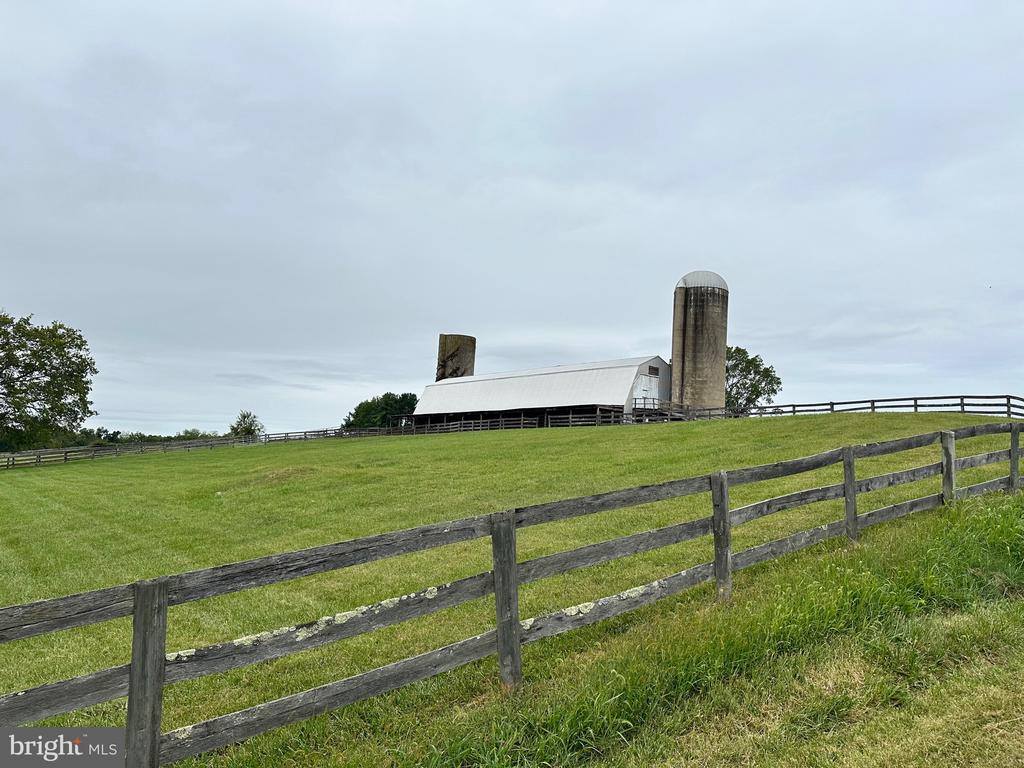 8525 Meadows Road, Warrenton, VA 20186