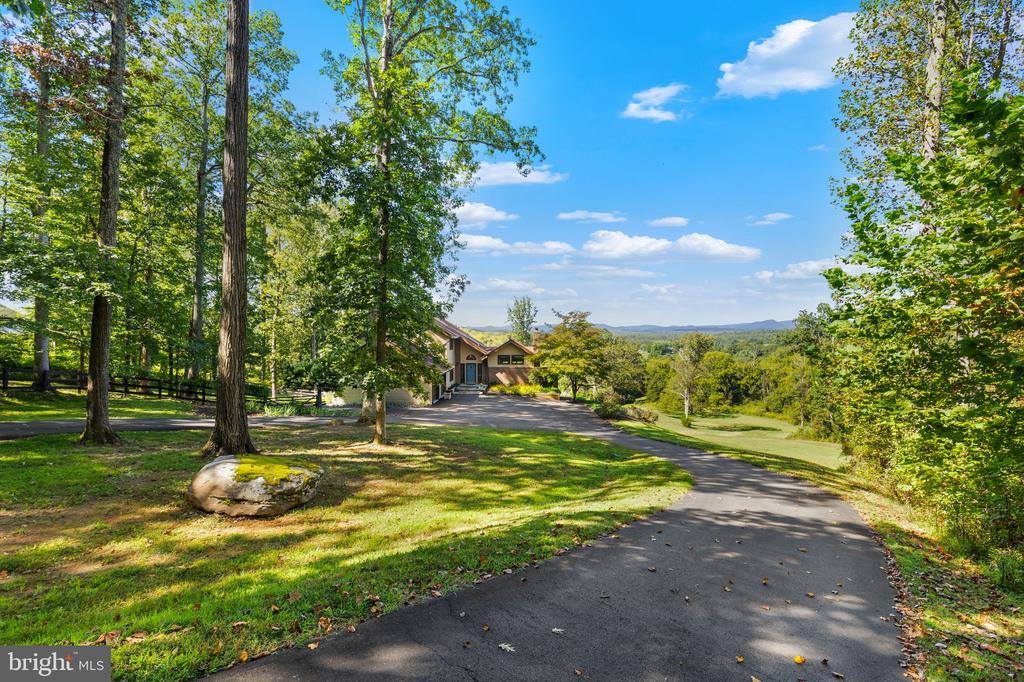 8525 Meadows Road, Warrenton, VA 20186