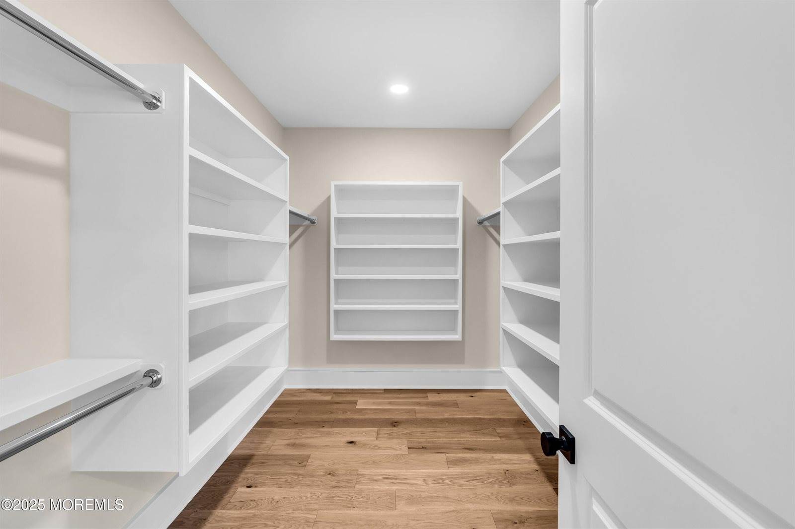 69 Park Avenue, Rumson, NJ 07760