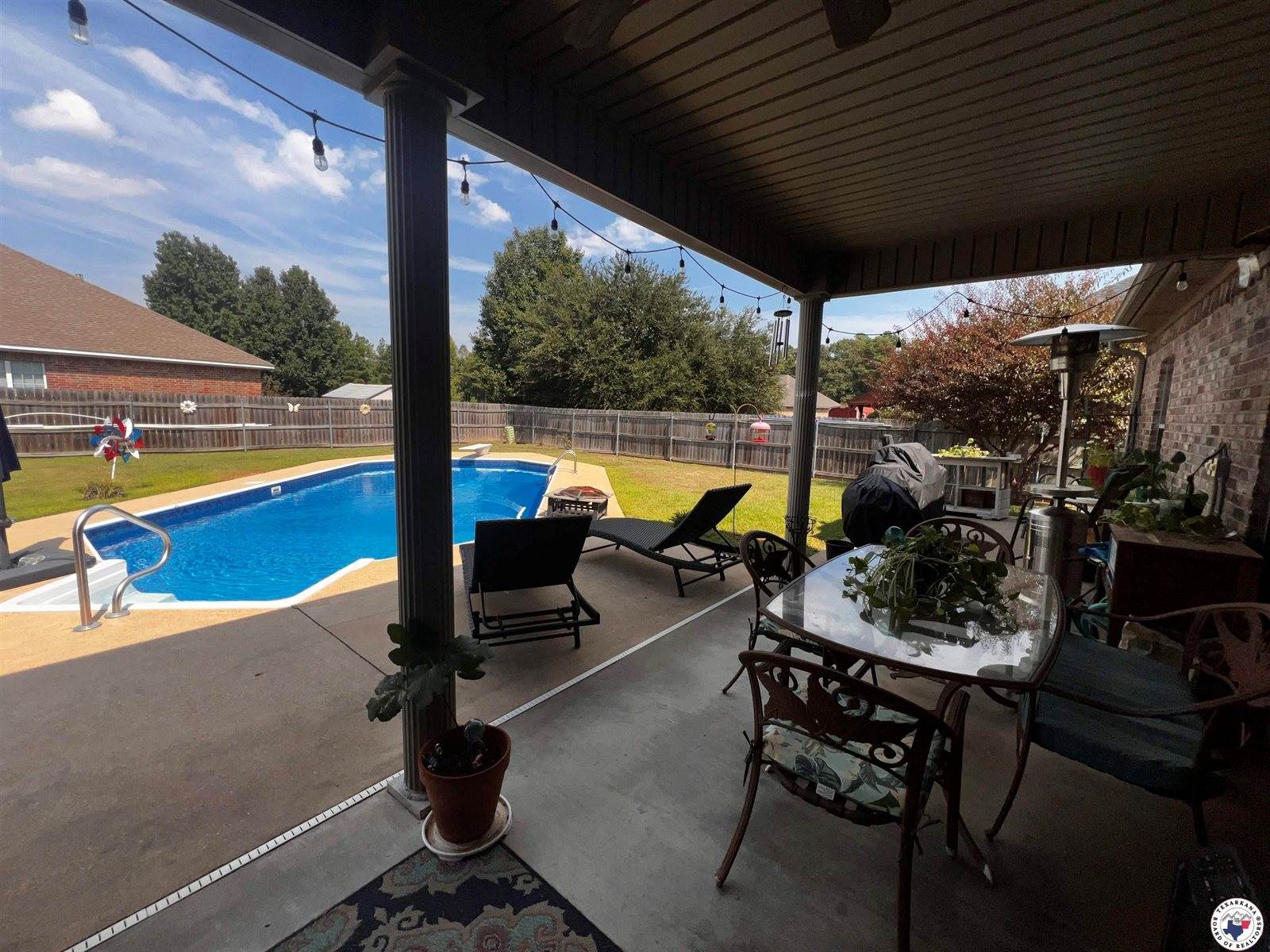 6706 Cameron Ln, Texarkana, TX 75503