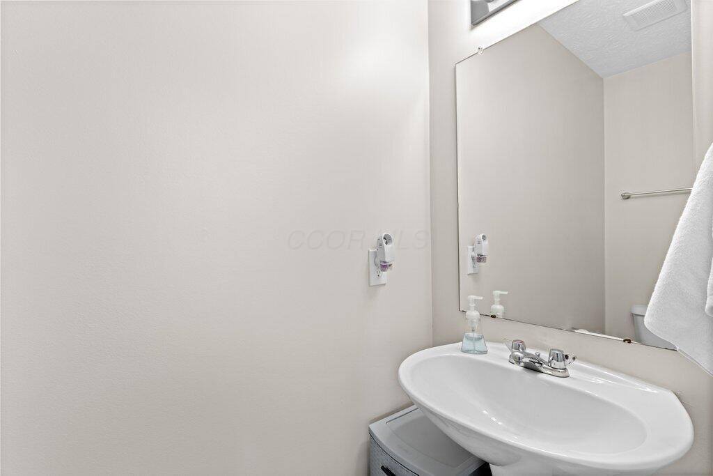 5989 Jamesport Drive, Westerville, OH 43081