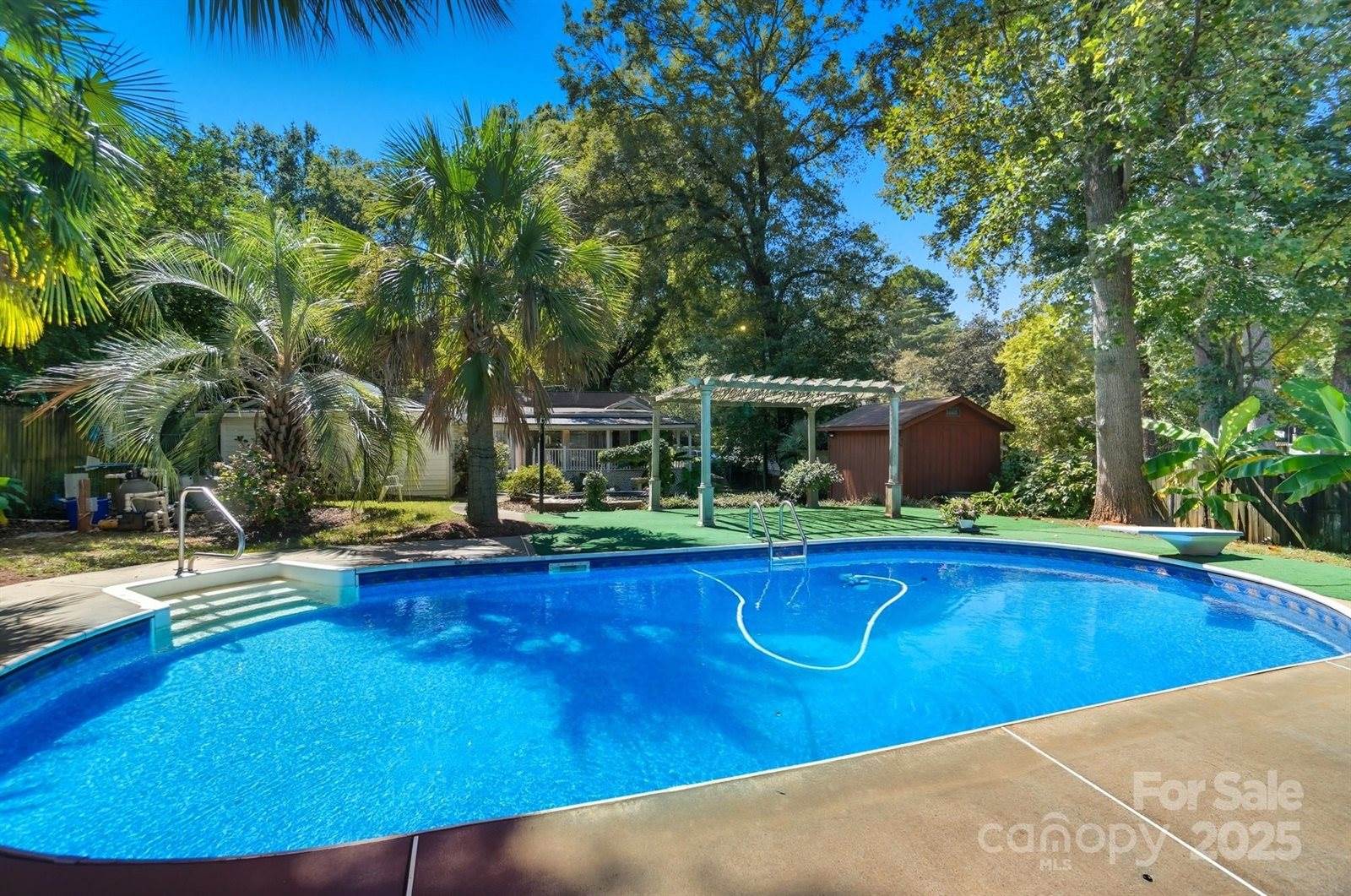 955 Hickory Nut Street, Charlotte, NC 28205