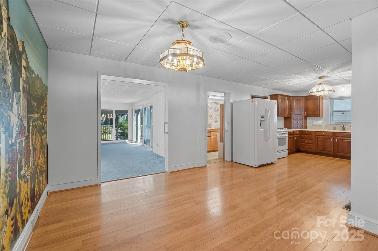 955 Hickory Nut Street, Charlotte, NC 28205