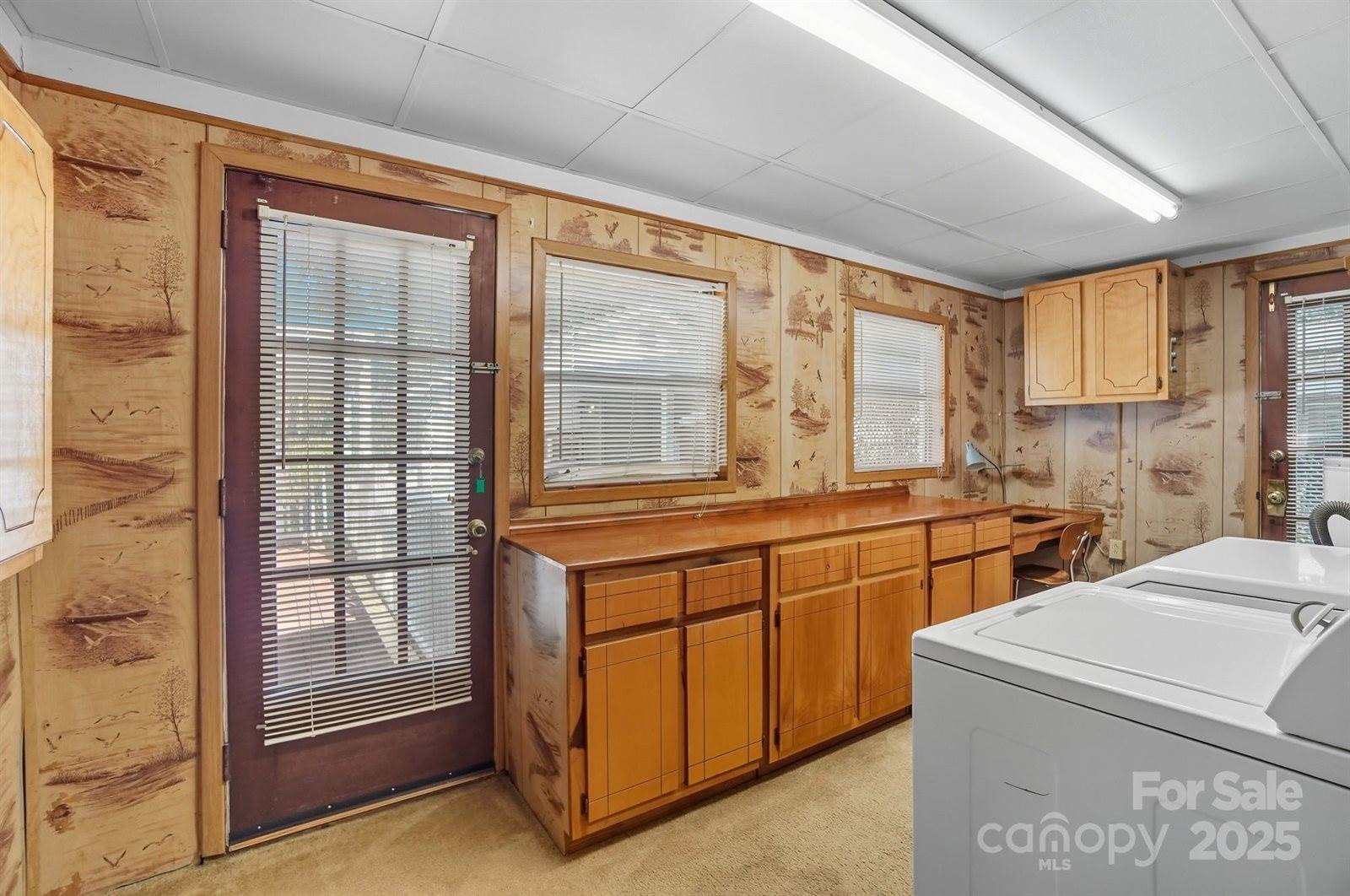 955 Hickory Nut Street, Charlotte, NC 28205