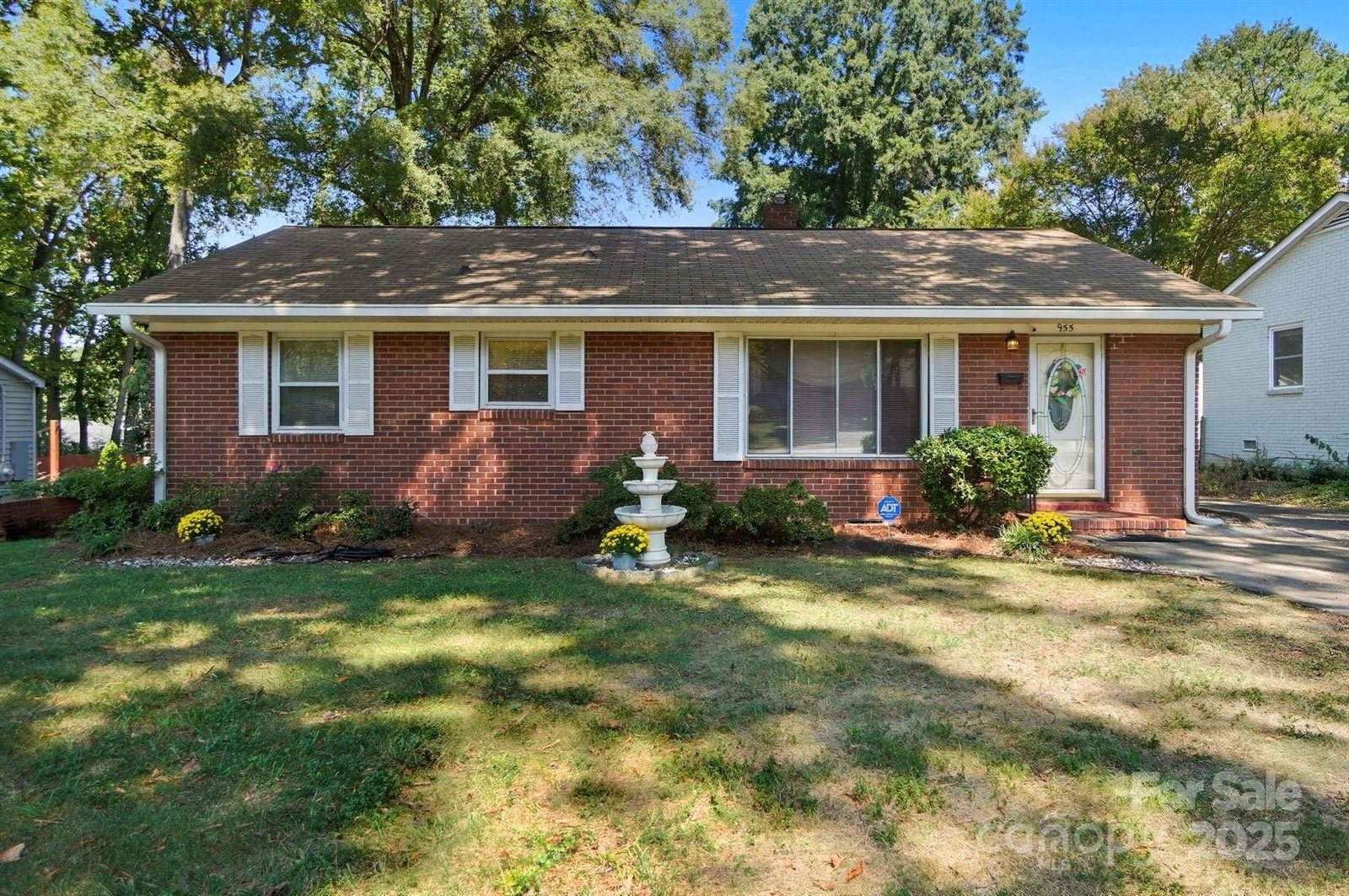955 Hickory Nut Street, Charlotte, NC 28205