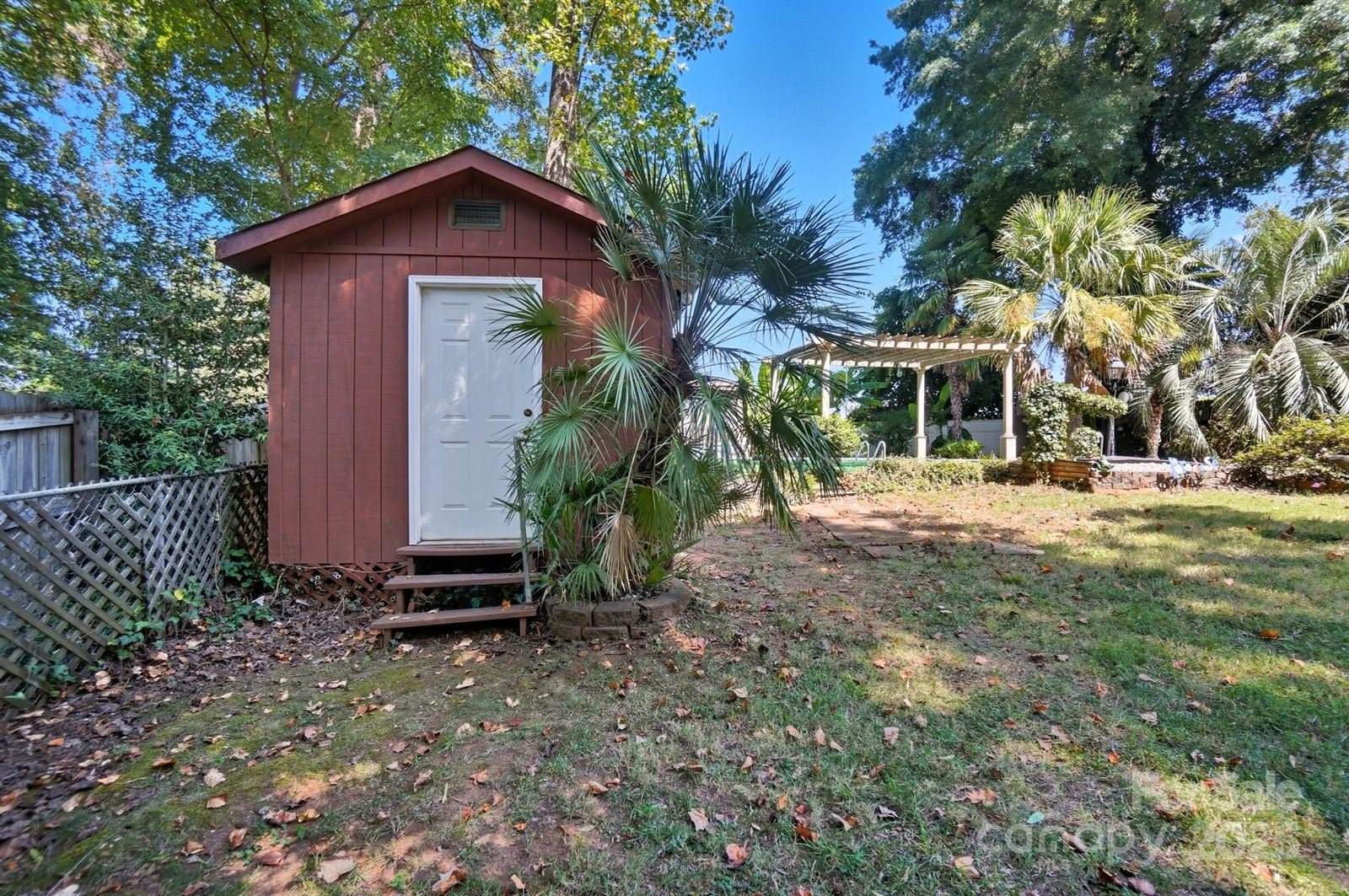 955 Hickory Nut Street, Charlotte, NC 28205