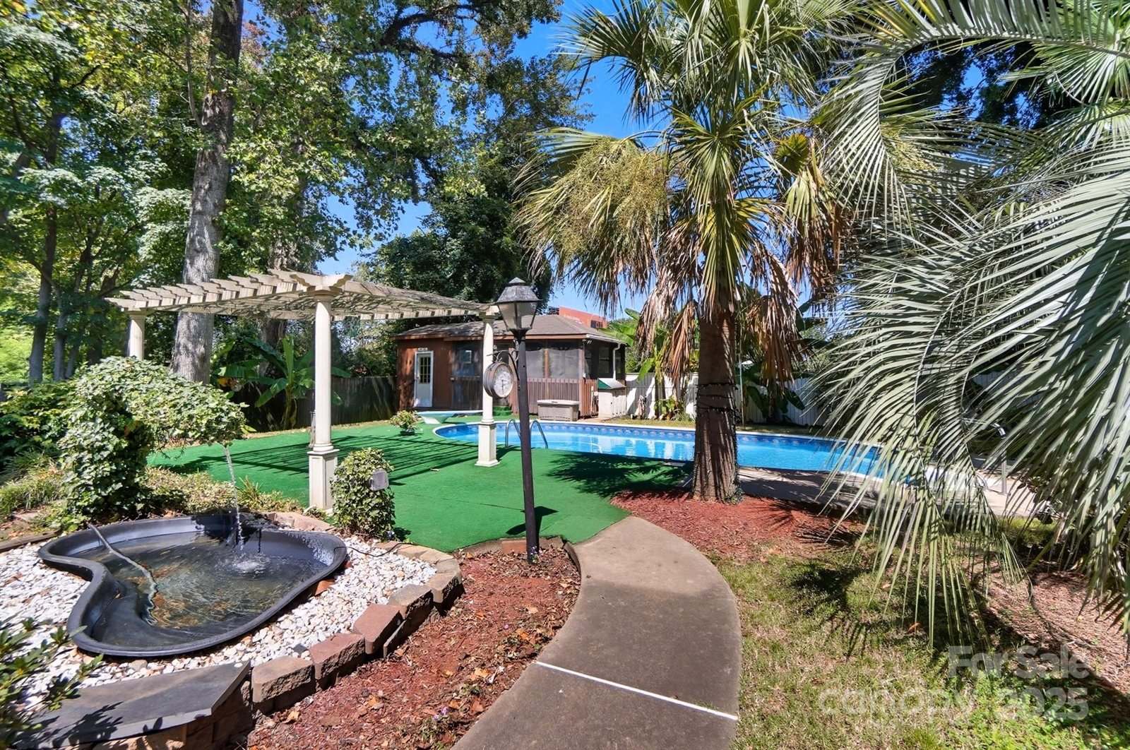 955 Hickory Nut Street, Charlotte, NC 28205