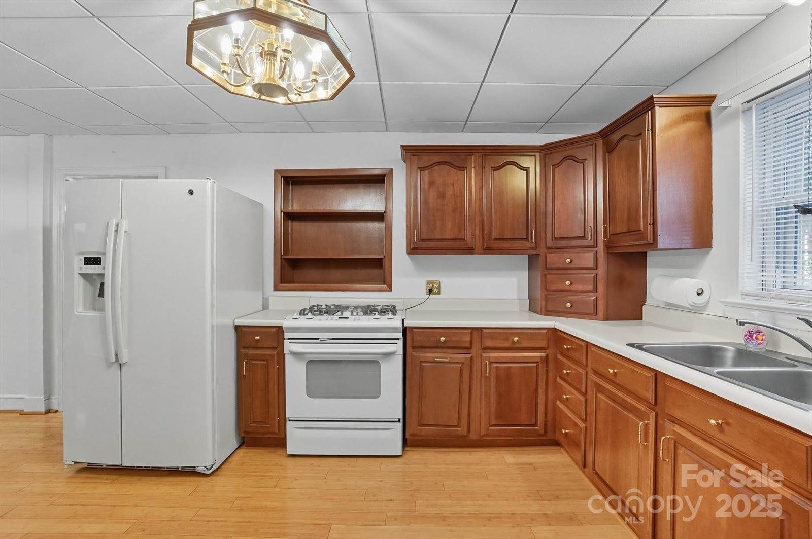 955 Hickory Nut Street, Charlotte, NC 28205