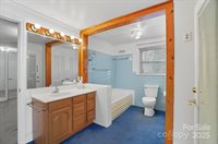 955 Hickory Nut Street, Charlotte, NC 28205