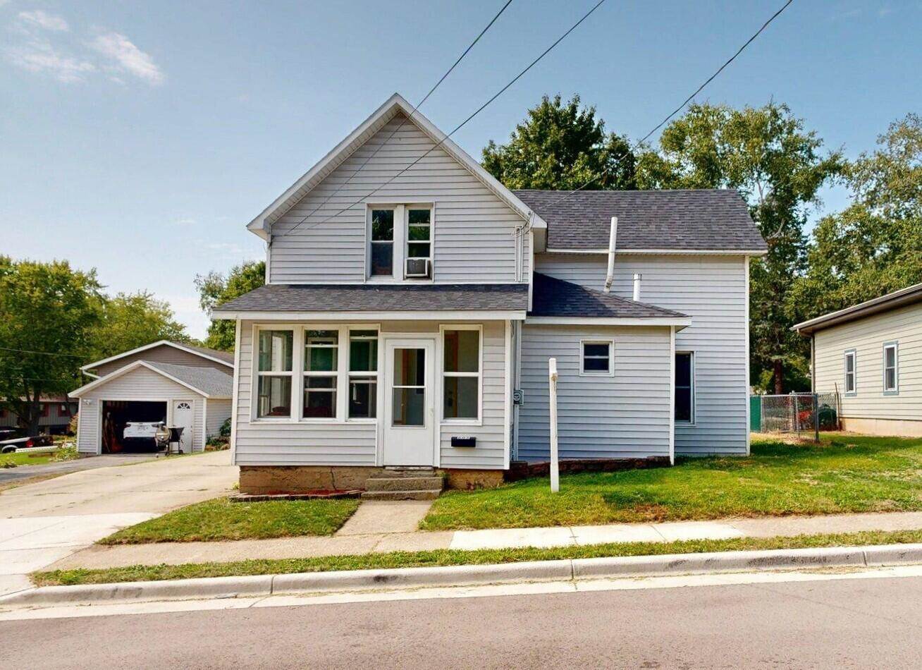 605 Nelson St, Fort Atkinson, WI 53538