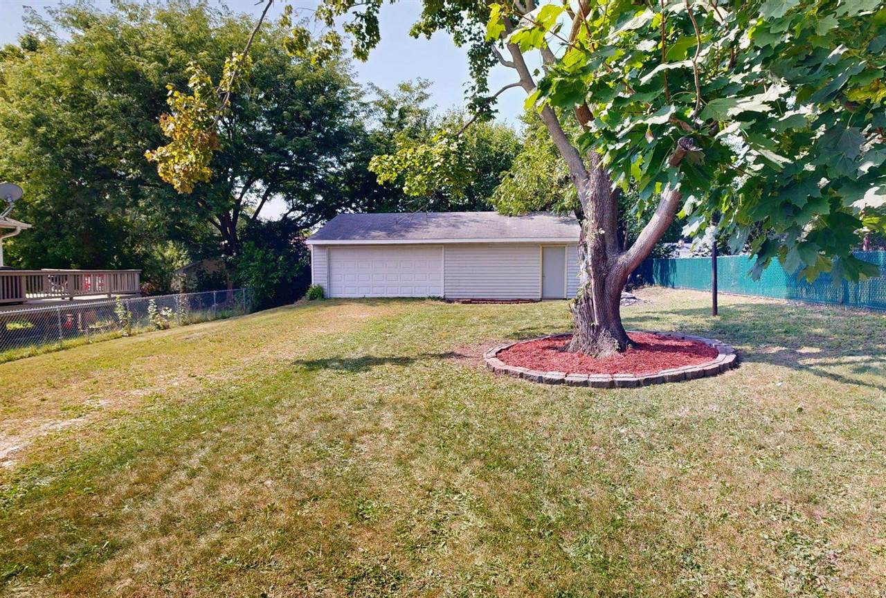 605 Nelson St, Fort Atkinson, WI 53538