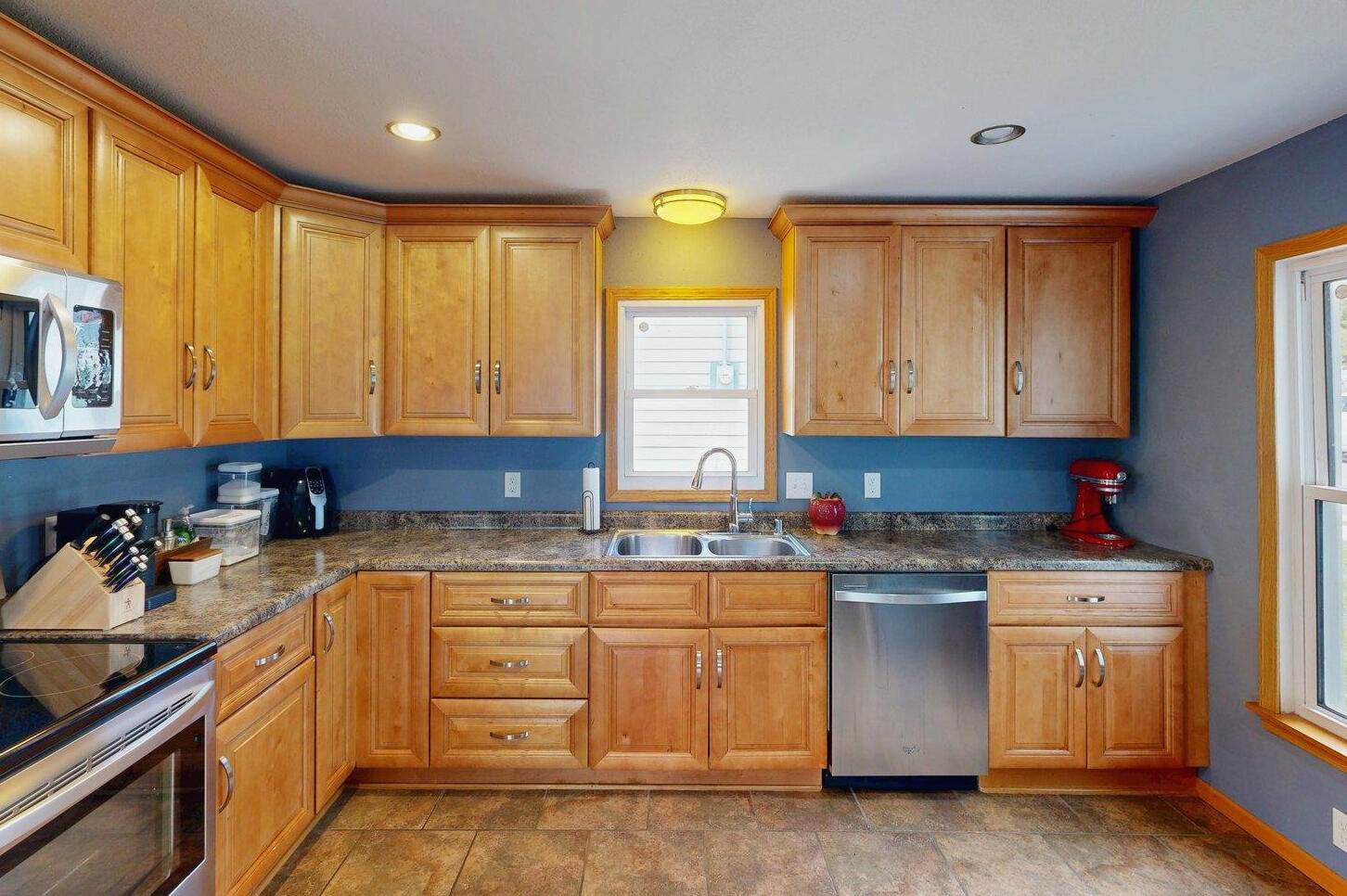 605 Nelson St, Fort Atkinson, WI 53538