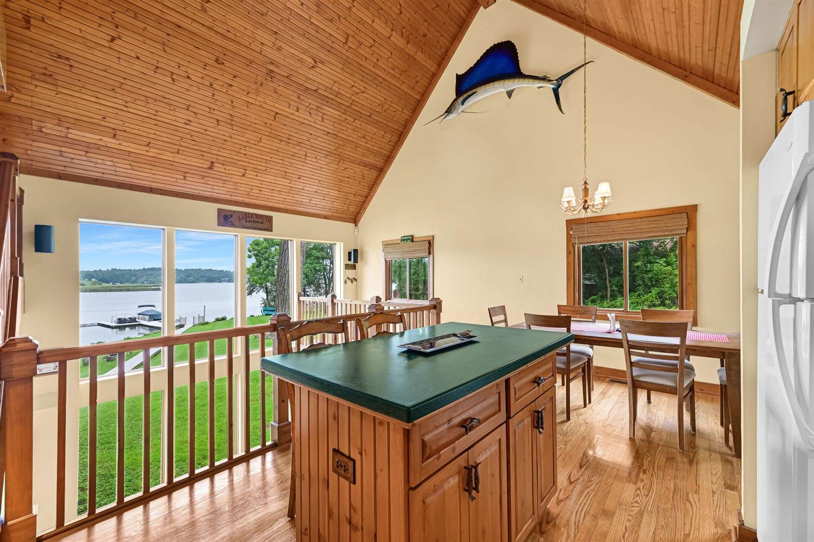 N6993 Oakwood Rd, Richmond, WI 53190