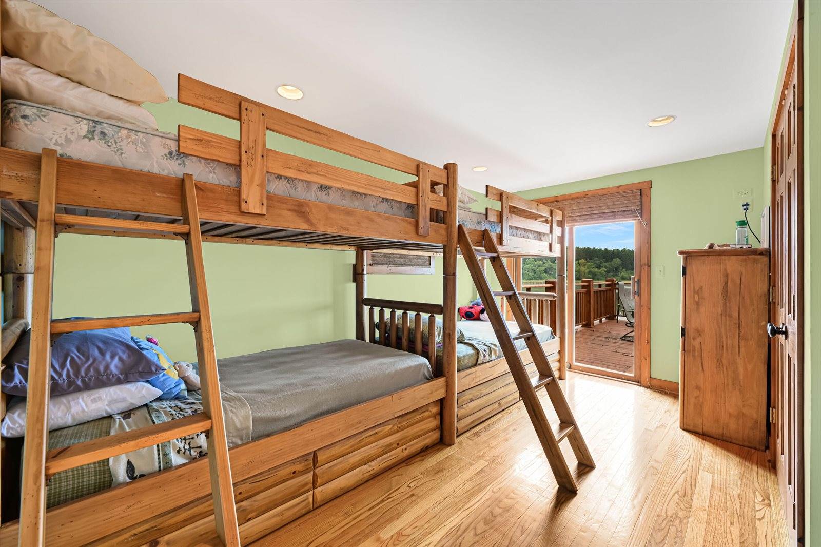 N6993 Oakwood Rd, Richmond, WI 53190