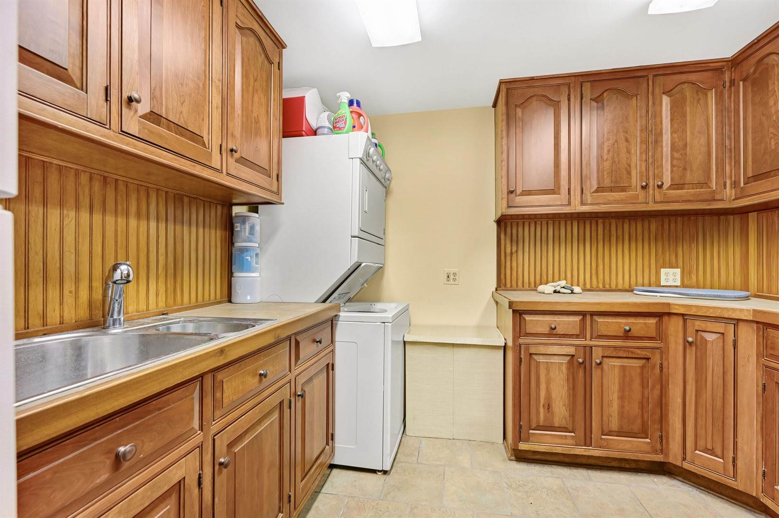 N6993 Oakwood Rd, Richmond, WI 53190