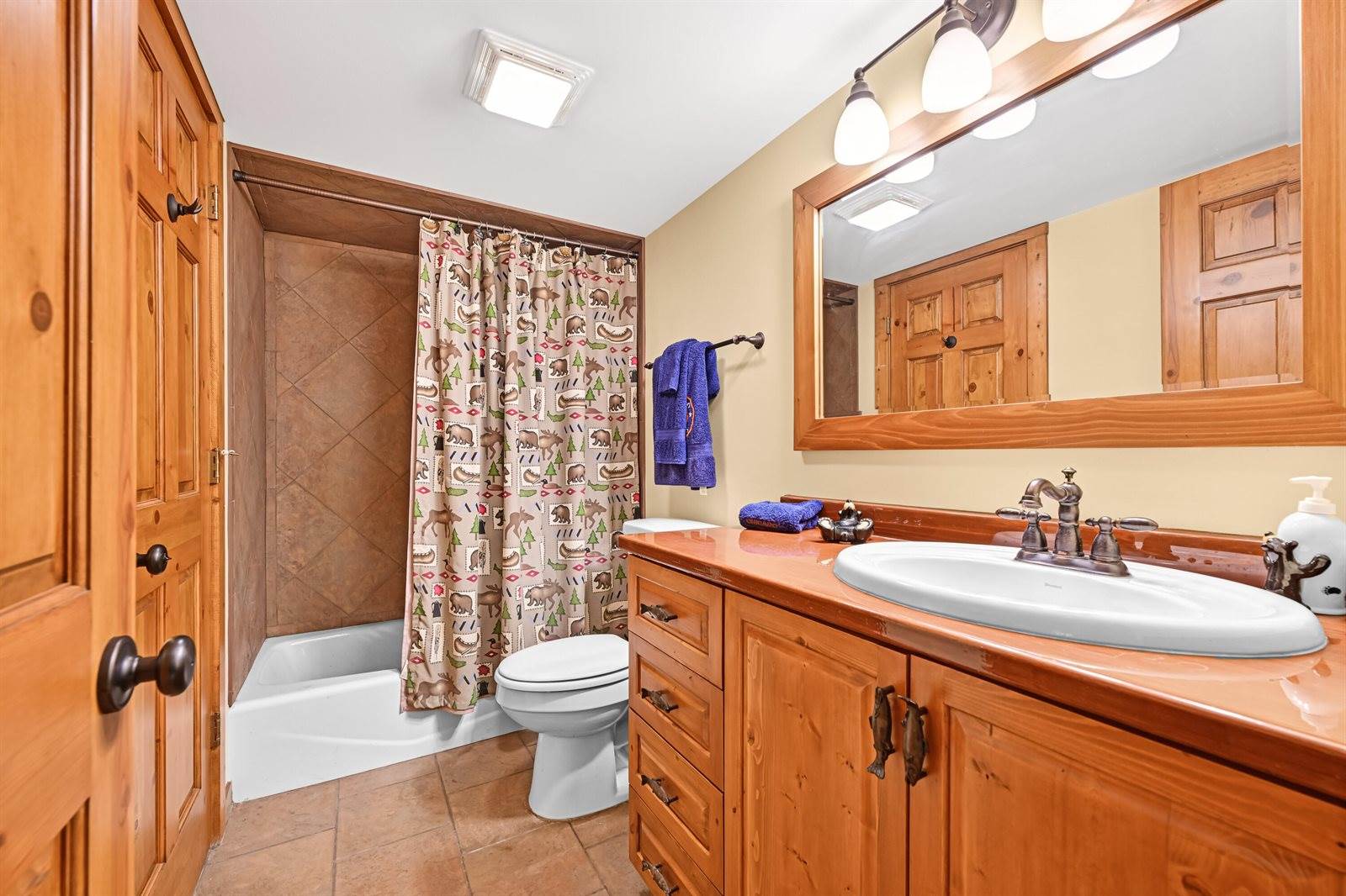 N6993 Oakwood Rd, Richmond, WI 53190