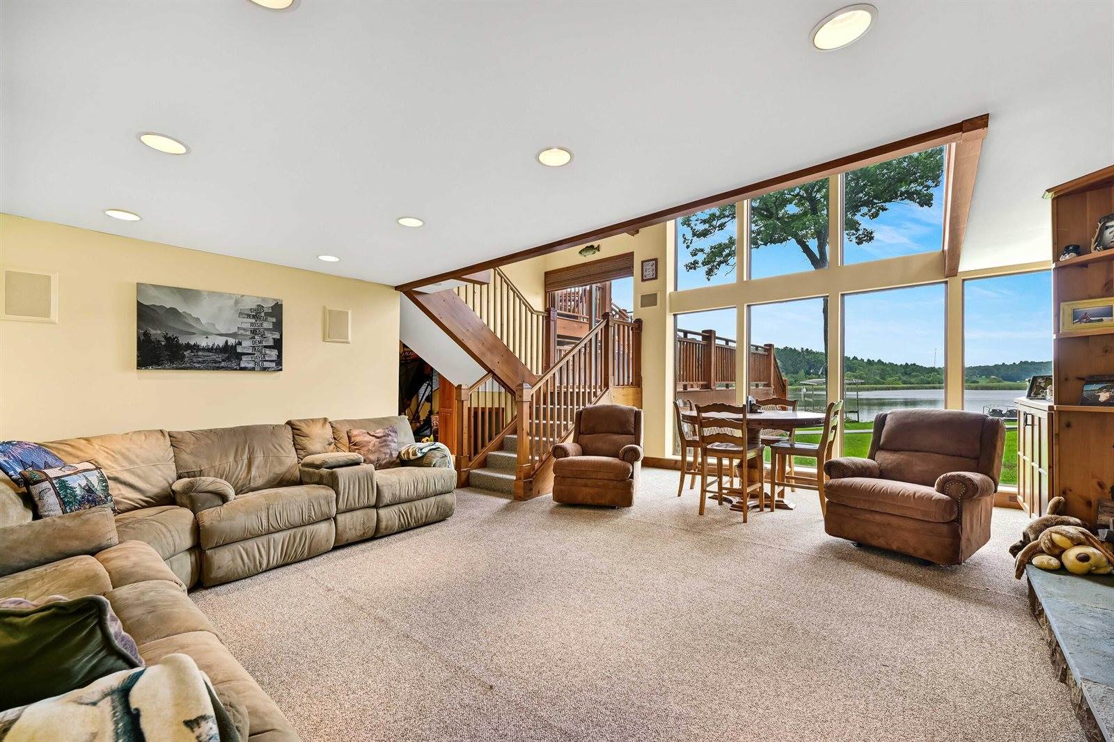 N6993 Oakwood Rd, Richmond, WI 53190