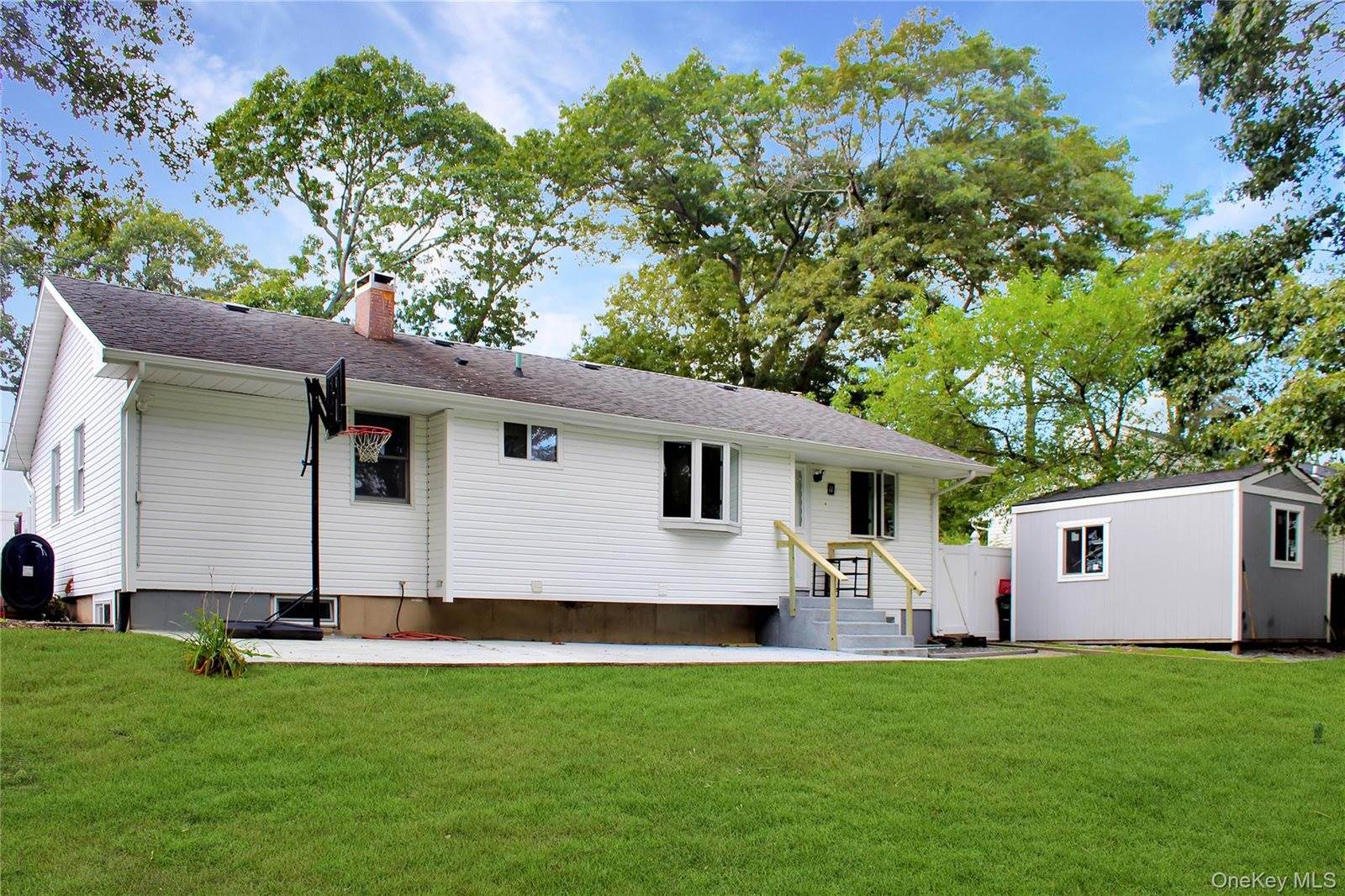 1141 Waverly Avenue, Brookhaven, NY 11738